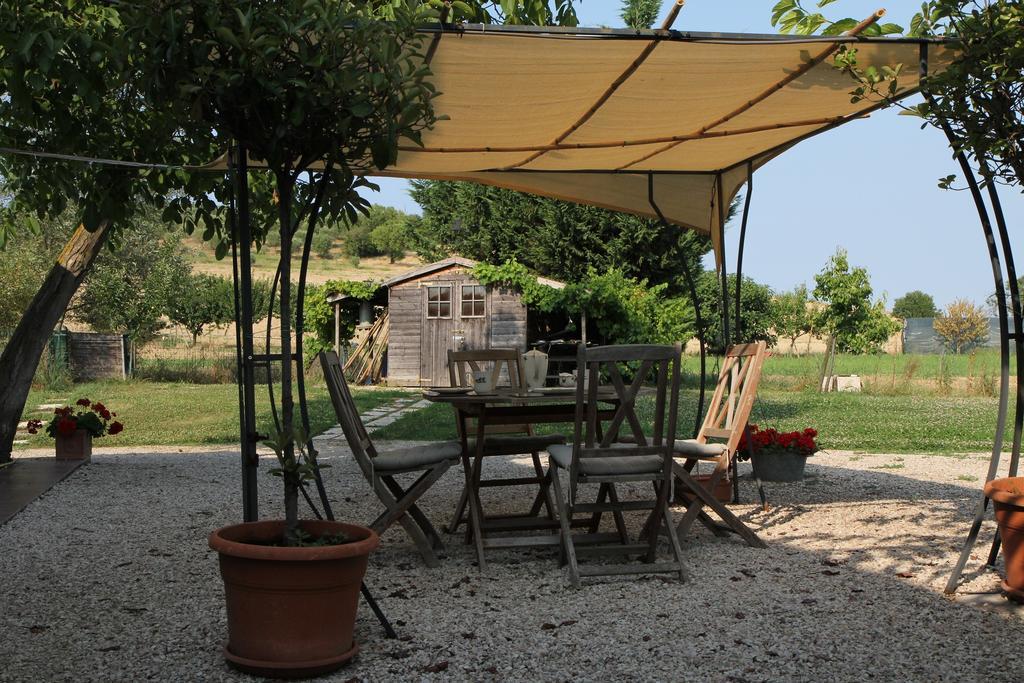 Casa Sorgente Bed & Breakfast San Costanzo Ngoại thất bức ảnh